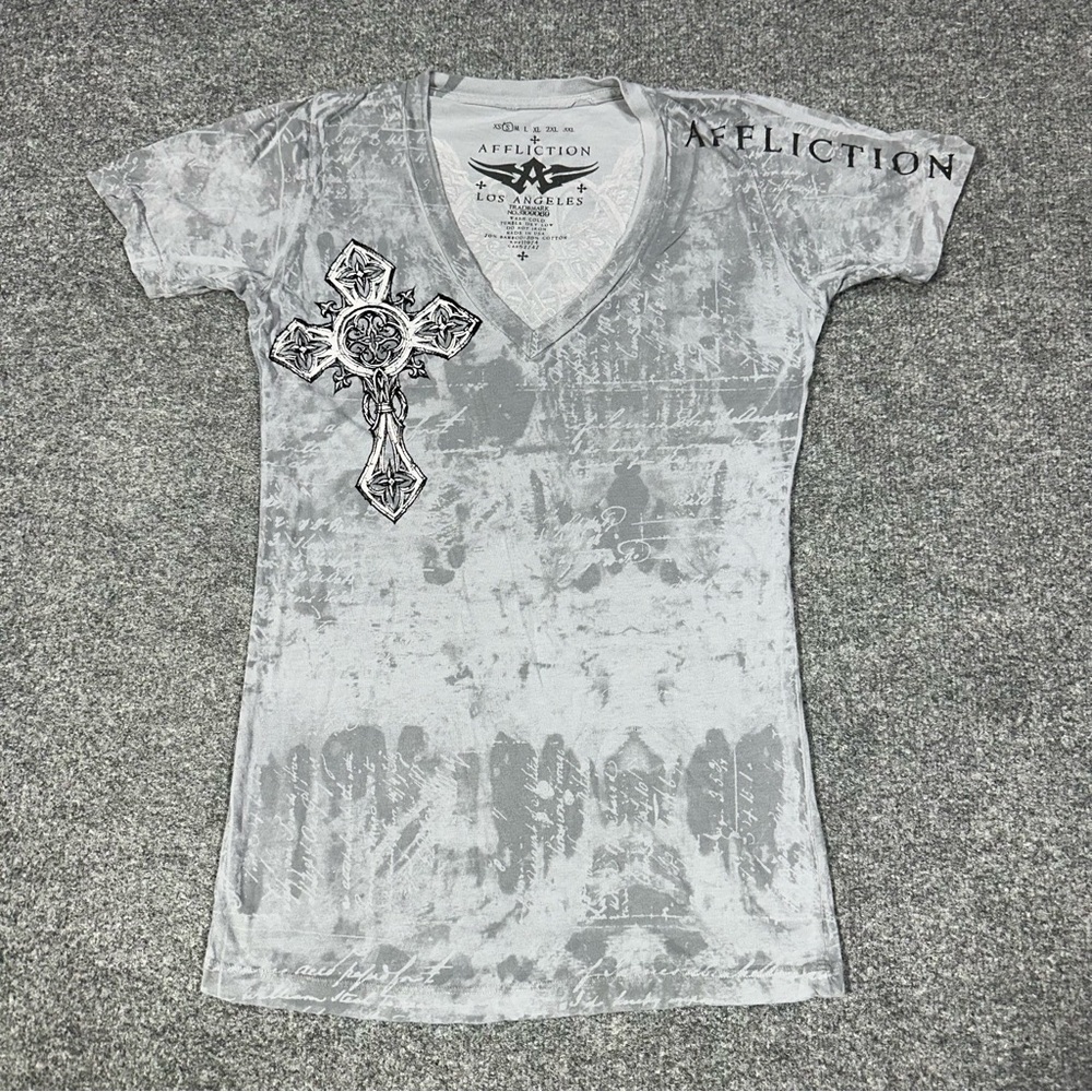 Vintage Affliction Womens Shirt V Neck Small Gray Wings Embellished Y2K EUC VTG
